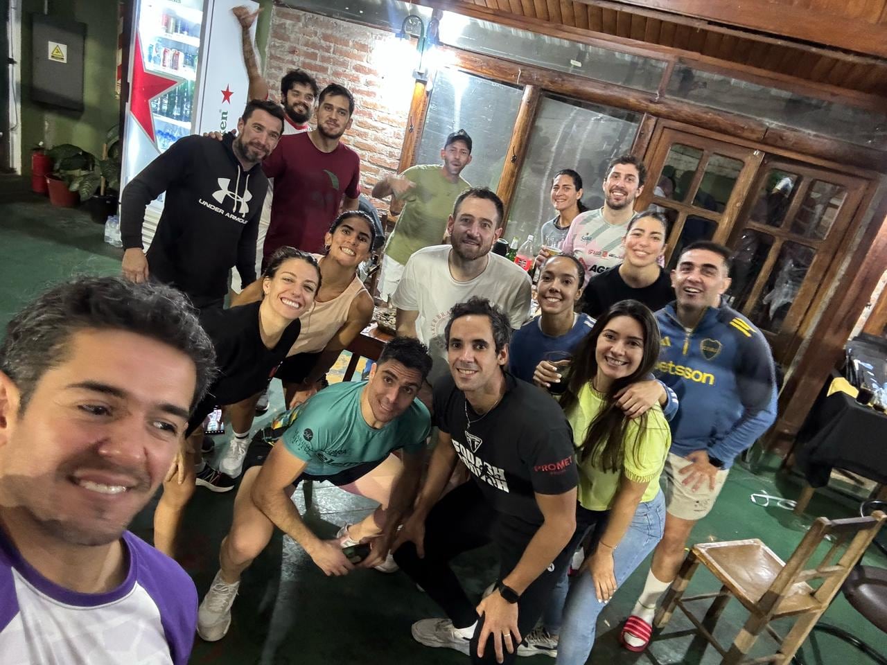 La práctica del squash crece en Jujuy "generando un entorno deportivo con fuerte impronta de camaradería y buena onda", dicen los dirigentes de la Asociación Jujeña de la disciplina.