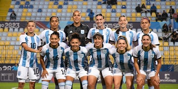 La mendocina Julieta Cruz, del seleccionado argentino femenino de fútbol, empató con Costa Rica en el grupo B. Este miércoles enfrenta a Bolivia.