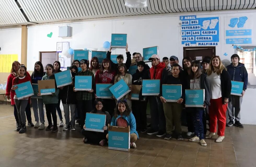 Alumnos rosaleños recibieron su notebook del programa Conectar Igualdad