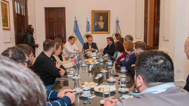 El gobernador Gerardo Morales dialogó con la comitiva bonaerense acerca de los diferentes proyectos que buscan modernizar a matriz productiva de Jujuy .