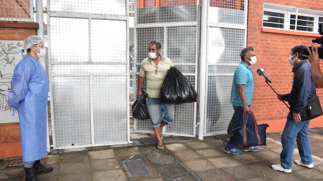 El gobierno no cumple con lo solicitado por la Defensoría de la Niñez ni aplica la cuarentena domiciliaria a familias