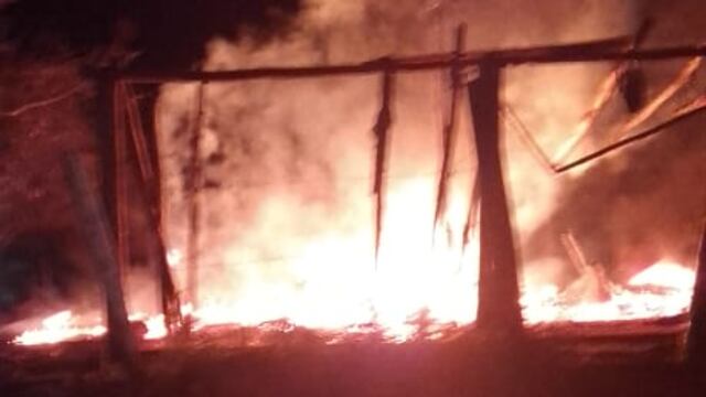 Presunto aguantadero se incendió por completo en Eldorado.