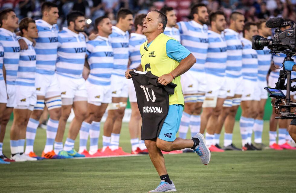 Desde la UAR explicaron por qué Los Pumas homenajearon a Diego Maradona sólo con un brazalete negro