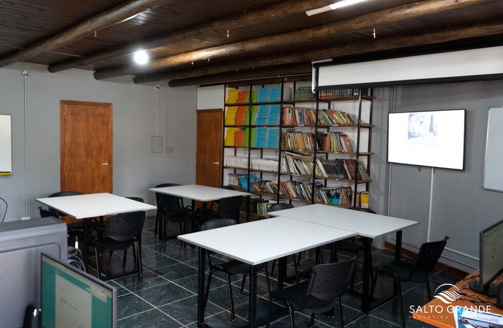 Salto Grande inauguró una nueva sala con tecnologías en La Criolla