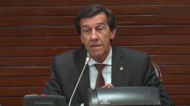 El gobernador Carlos Sadir concurrió a la Legislatura de Jujuy para inaugurar un nuevo período de sesiones ordinarias, lo que por primera vez ocurre un 1 de marzo, de acuerdo a la nueva Constitución provincial.