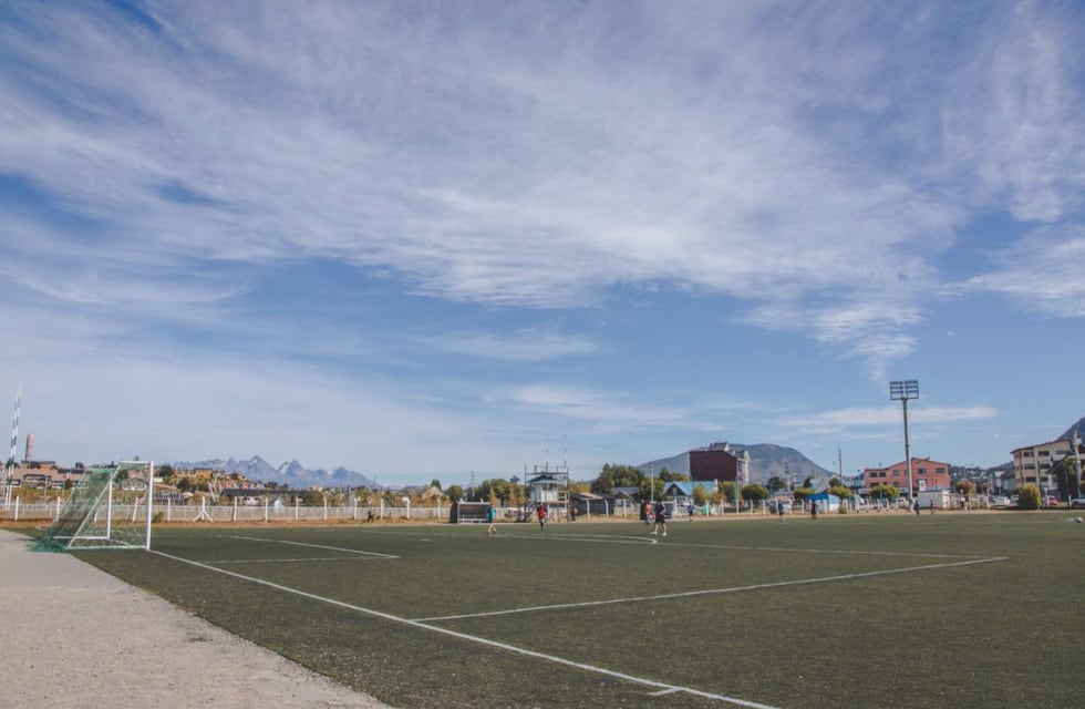 La Municipalidad trabaja en la mejora de espacios verdes deportivos
