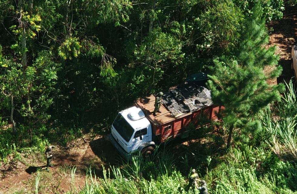 Cayó un nuevo cargamento de marihuana en Garuhapé: secuestraron un camión con siete toneladas
