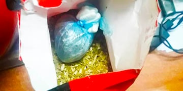 Intentaron llevarle psicofármacos y marihuana a un preso escondido en harina y yerba