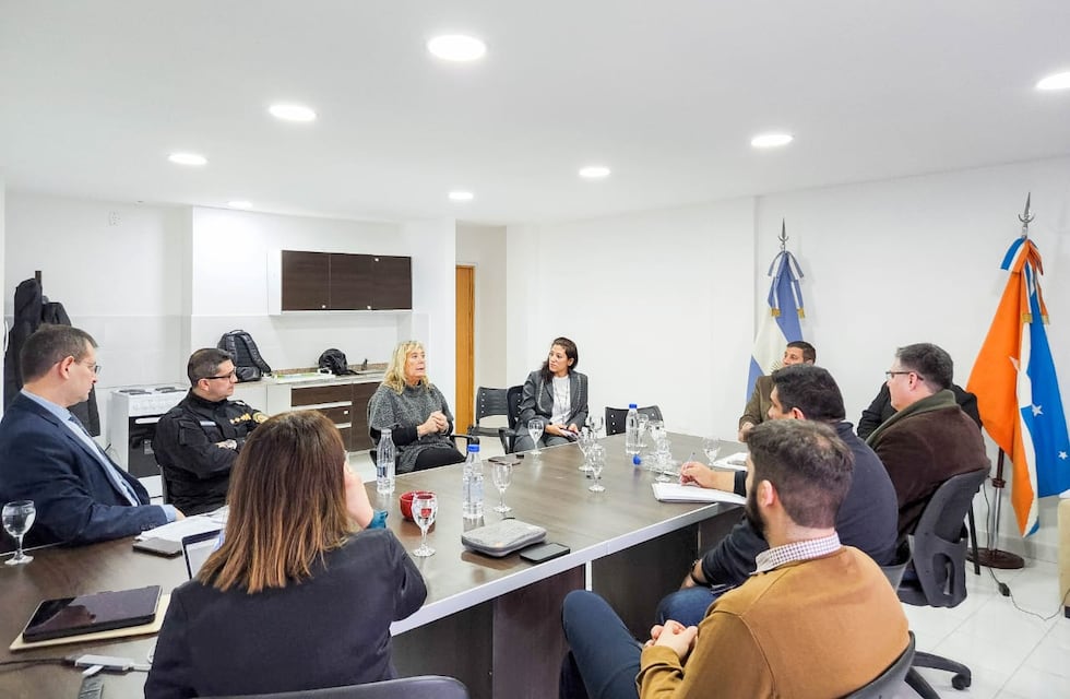 Se iniciaron las negociaciones para acordar un nuevo incremento salarial para efectivos de la Policía Provincial y del Servicio Penitenciario