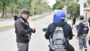 El uso incorrecto del casco o no llevarlo colocado en la cabeza tiene una multa de más de 300 mil pesos, en Jujuy.