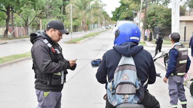 El uso incorrecto del casco o no llevarlo colocado en la cabeza tiene una multa de más de 300 mil pesos, en Jujuy.