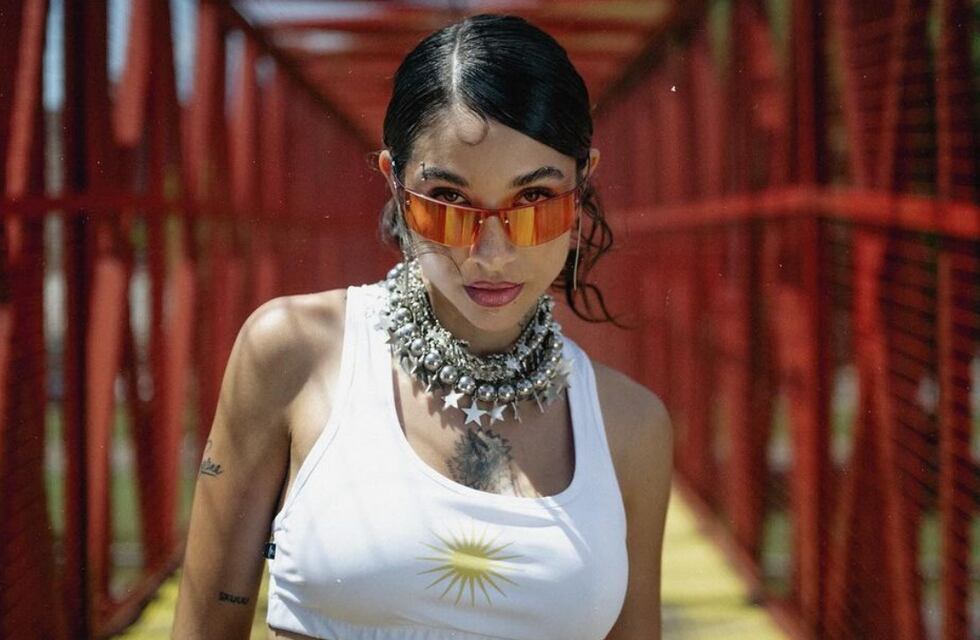 Antes de River, María Becerra mostró el conjunto deportivo que eligió para ensayar