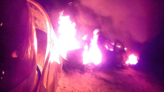 Bomberos de Arroyito sofocaron el incendio de un automóvil