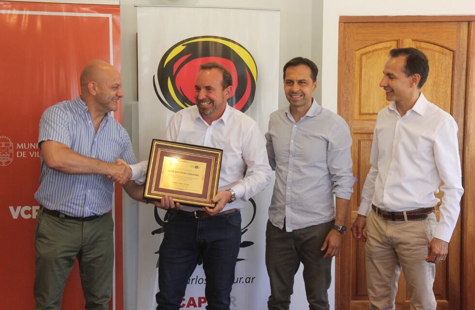 El club naútico de Carlos Paz cumplió 90 años y el municipio le entregó un reconocimiento