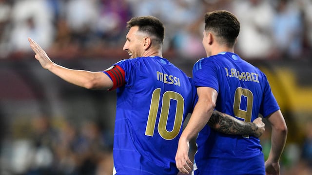 Julián Álvarez sigue con el arco cerrado en la Selección. Y Lionel Messi, imparable (AP Foto/Nick Wass).