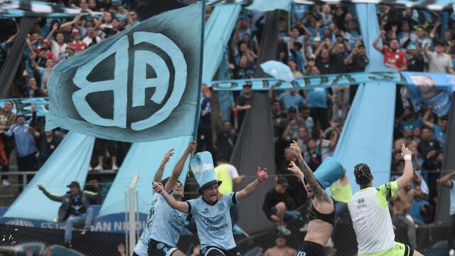 Belgrano festejará a Kempes lleno el ascenso. Y con el Gigante colmado el logro del equipo de fútbol femenino, para subir a Primera (Federico López Claro / La Voz / Enviado especial a San Nicolás).