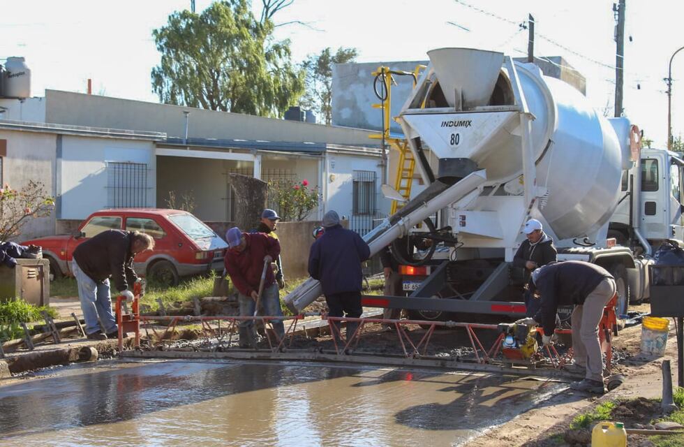 Tres Arroyos: Avanza la obra de pavimento en el barrio ATEPAM