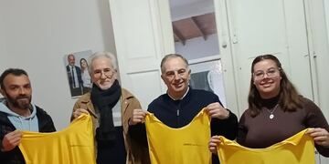 Selección de Fútbol Femenino de Tres Arroyos: entrega de pecheras oficiales y ciclo de capacitaciones