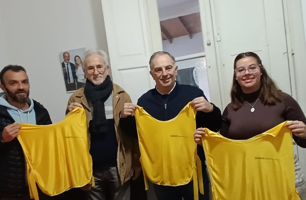 Selección de Fútbol Femenino de Tres Arroyos: entrega de pecheras oficiales y ciclo de capacitaciones