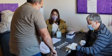 Testeos voluntarios de covid 19 a docentes