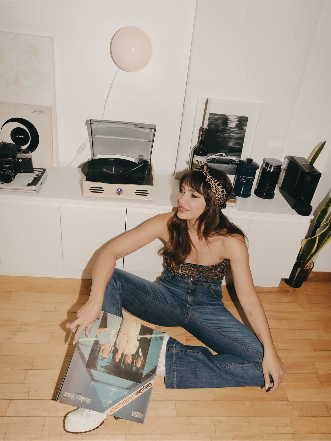 Celeste Cid no le escapa a las tendencias y dio cátedra de estilo con un top animal print ultra diminuto