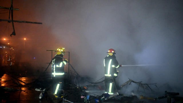 Incendio en una feria americana de barrio San Benito