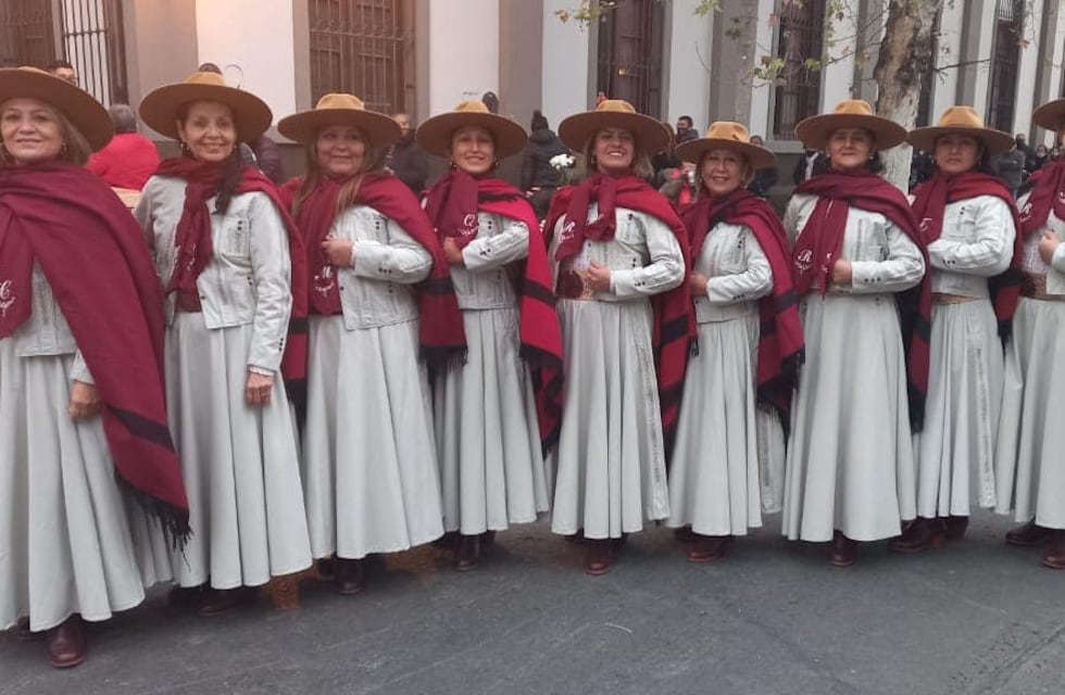 Les robaron los trajes de gaucho a bailarinas de malambo