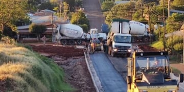 Ejecutan obras de asfaltado en San Vicente.