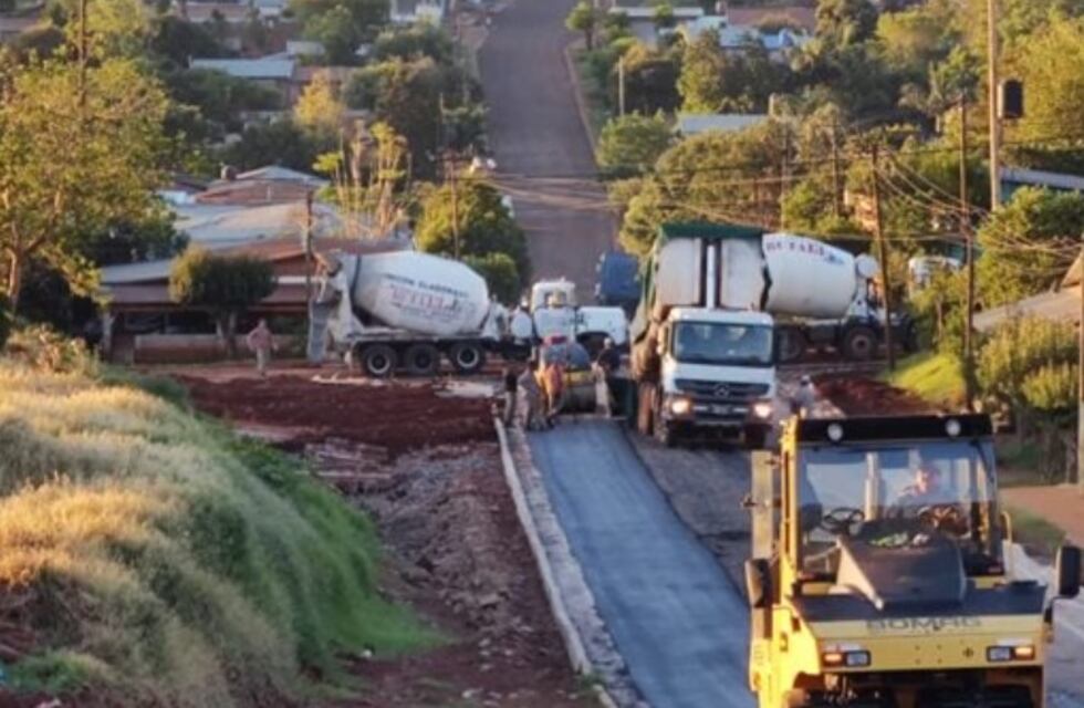 Ejecutan obras de asfaltado en San Vicente
