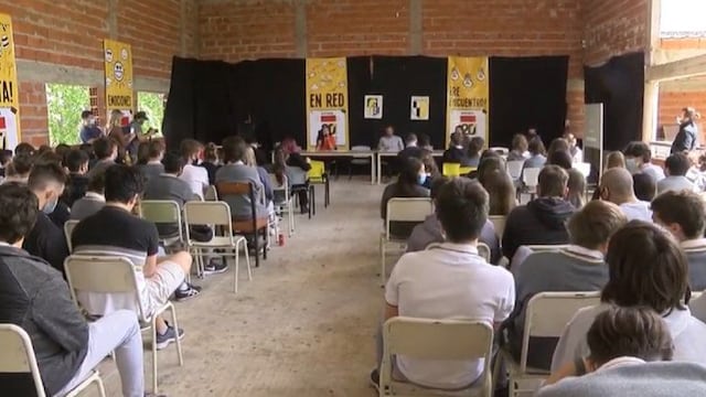 3 candidatos participaron del debate.