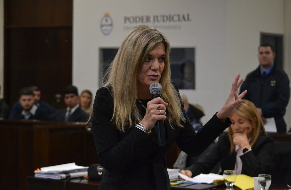 En medio de un juicio en Mendoza, un peligroso delincuente intentó apuñalar a una fiscal