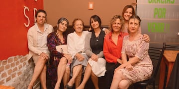 Grupo de Teatro Las Fulanas se presentan en Arroyito