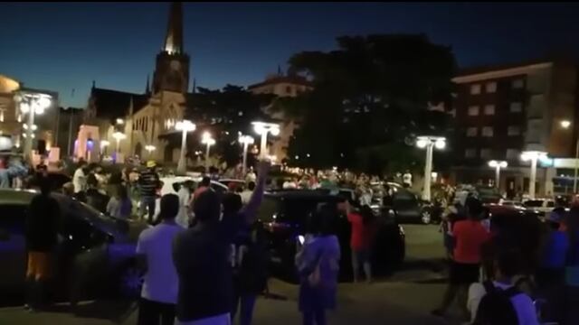 Aplauso para Maradona en Azul