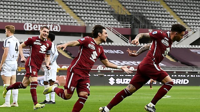 La camiseta que Torino lanzó en honor a River.