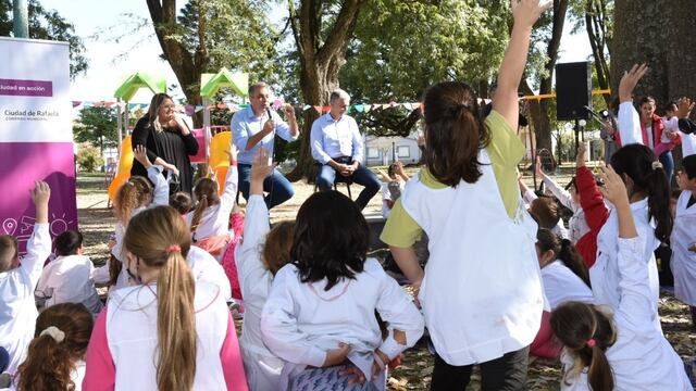 Presentación de los talleres barriales en el barrio Villa Rosas