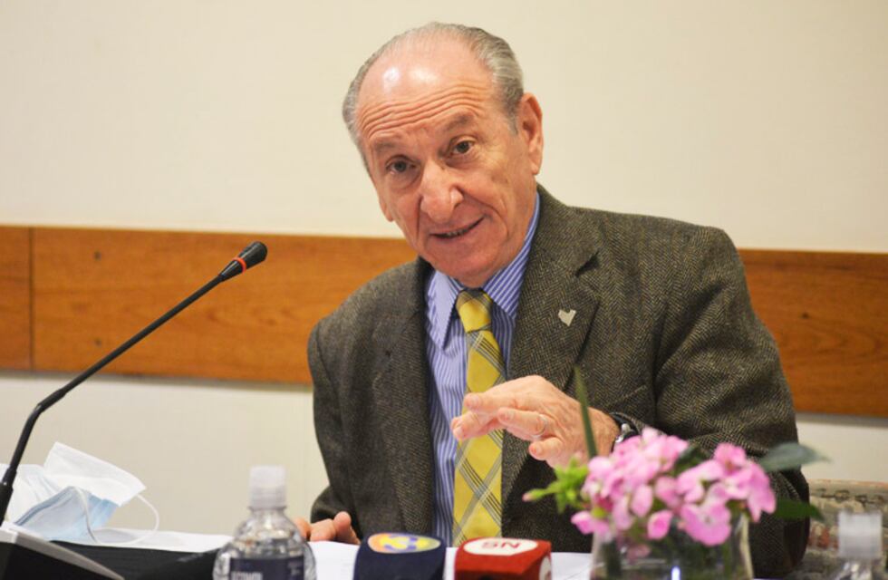 El Ministro de Salud de La Pampa definió a los antivacunas como “delirantes y mentirosos”