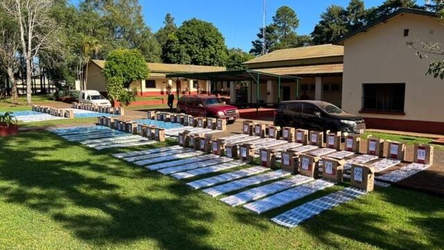 Interceptan contrabando de cigarrillos en Comandante Andresito.
