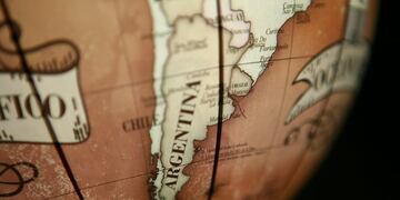Tensión geopolítica: Inglaterra por el Este, Chile por el Oeste