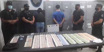 Detuvieron a una pareja en Barrio 31 que vendía droga en un carrito de bebé. (Foto: Policía de la Ciudad)