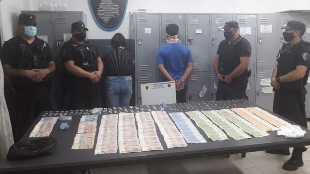 Detuvieron a una pareja en Barrio 31 que vendía droga en un carrito de bebé. (Foto: Policía de la Ciudad)