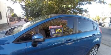 El auto secuestrado luego del robo con un inhibidor de alarmas.