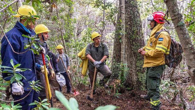 Ushuaia: finalizó el primer curso inicial para combatientes de incendios forestales