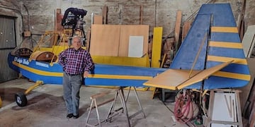 José María Balerdi junto a su creación.