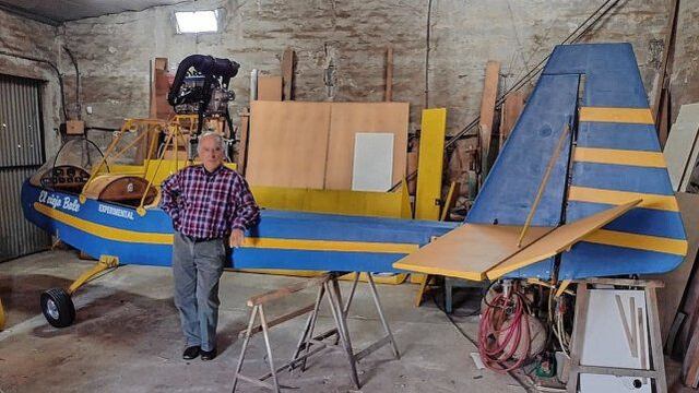 José María Balerdi junto a su creación.