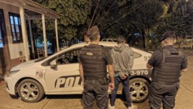 Campo Viera: detuvieron a un joven por amenazar a sus vecinos con un arma de fuego.