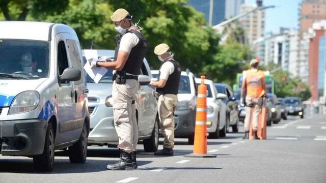 Controles. Prefectura Naval realiza controles en ciudad de Buenos Aires. (Federico López Claro / La Voz).