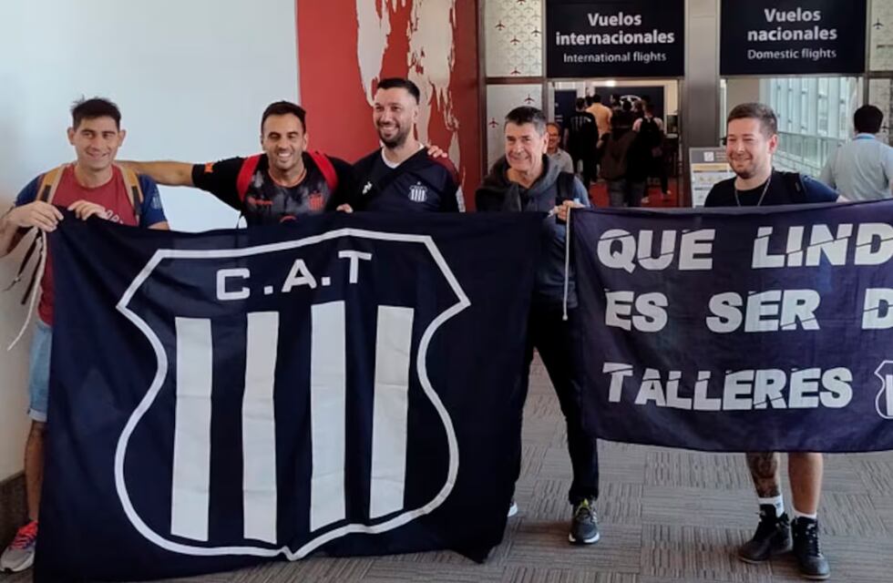 El encantador de iguanas: un hincha de Talleres protagonizó un insólito momento en Ecuador