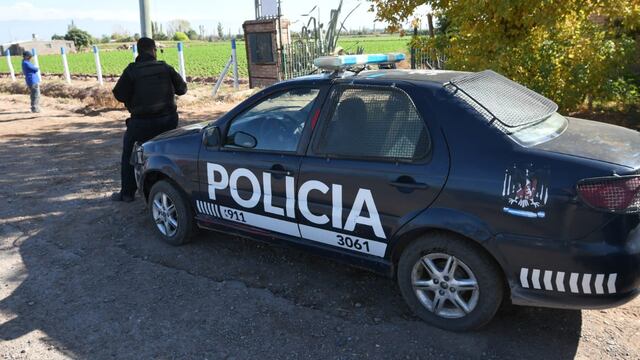 Brutal crimen en Maipú: lo secuestraron, lo mataron y lo tiraron en medio de la finca