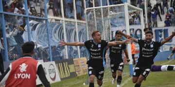 Rodrigo Acosta, el héroe de la tarde en el Miguel Sancho (Prensa Racing).