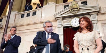 El presidente Alberto Fernández junto a la vicepresidente Cristina Kirchner y el ministro de Economía Sergio Massa.
